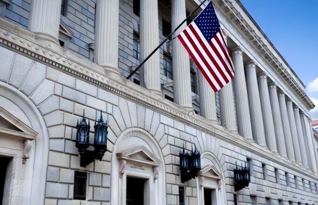 美全面封杀中国芯片中方向全球发警告：不许配合美国否则违法