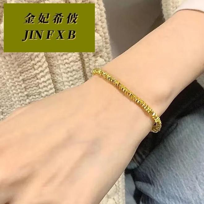 黄金与玉石的邂逅：藏在腕间的东方美学